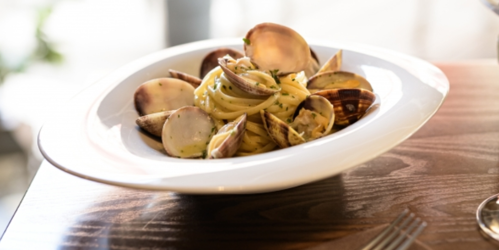 Linguine alle vongole and bottarga - Nonna Maria | Authentic Neapolitan Cuisine Delivery in Monaco
